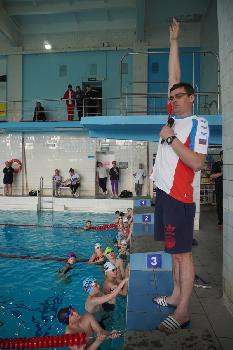 ФОЦ АО "Златмаш" посетил известный чемпион по плаванию Александр Попов